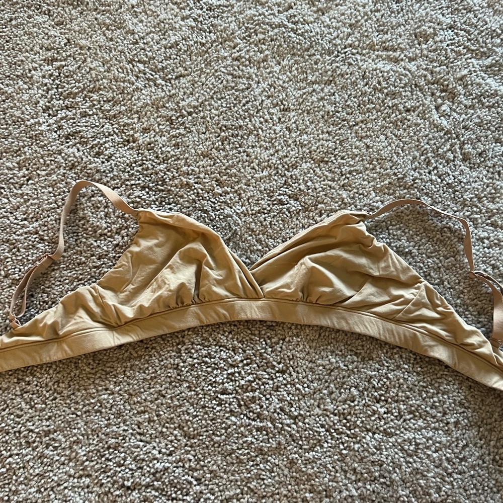 skims fits everybody triangle bralette
